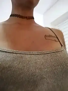 Živý XXX chat Helenoir