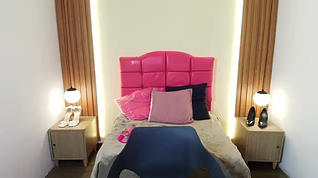 IvonneRoss_ élő XXX-chatje