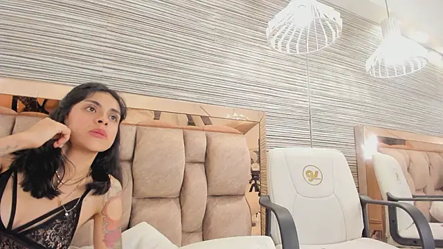 Chat +18 de annie_shine_ ao vivo