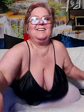 QueenPammy1 live XXX chat