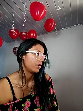 Show modela SamathaMay na web-kameri