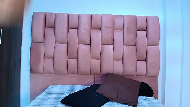 JuliKim_ élő XXX-chatje