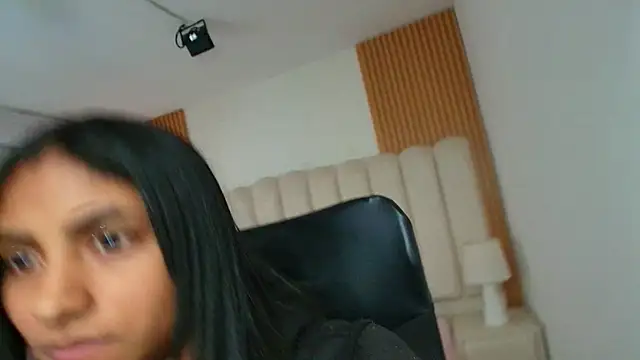 Онлайн чат XXX shaneelle