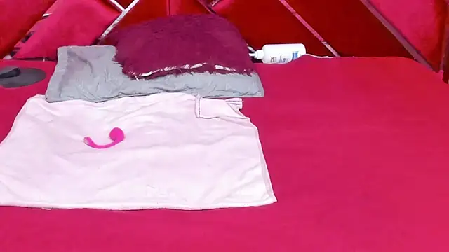 WALESKABBW_ASS Show in webcam