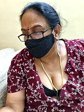 jyosthna – Kamerová šou