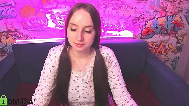 Chatroom XXX en direct de Kira__Sweet