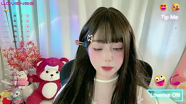 CLaire-5 即時 XXX 聊天