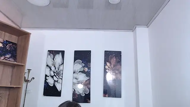 Show modela Queen_fit77 na web-kameri