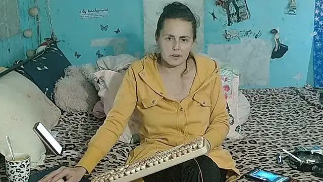 brighteyes77 élő XXX-chatje