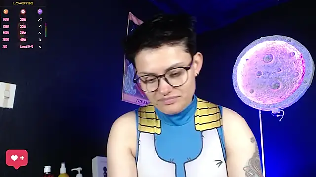 girl_intense444 élő XXX-chatje