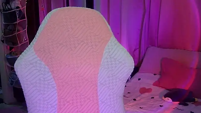 AngelHennesy 即時 XXX 聊天