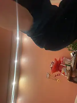 Flossy_Vettie Adlı Modelin Canlı XXX Sohbeti