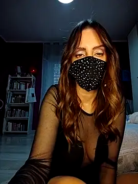 Akemi_rossi Adlı Modelin Canlı XXX Sohbeti