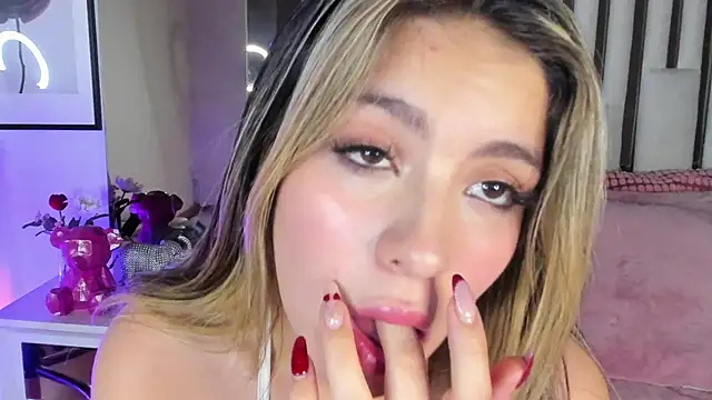 Cloee_Rainbow1 Pertunjukan Webcam