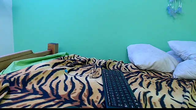 skinnysofia18のライブXXXチャット