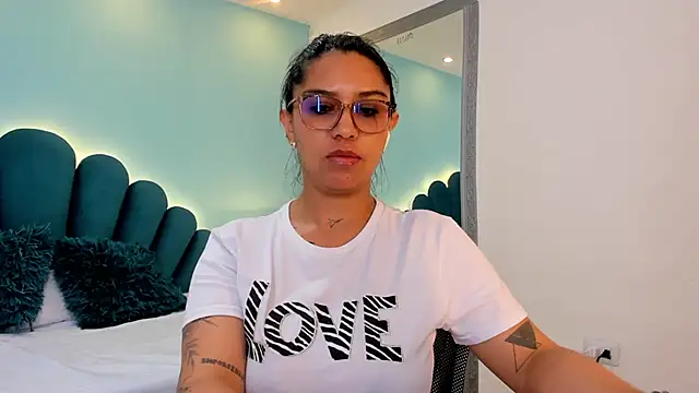 sharlott18 Live XXX-chat