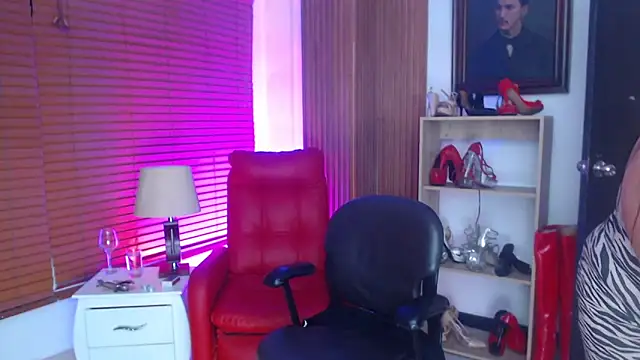 paola_xm Chat XXX in diretta