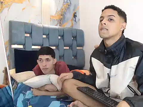 GOLD_BOYSn Webbikameraesitys