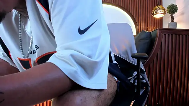 Donovan_Desmond Live XXX-chat