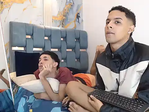 GOLD_BOYSn Webbikameraesitys