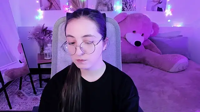 VirtuallVoyant élő XXX-chatje