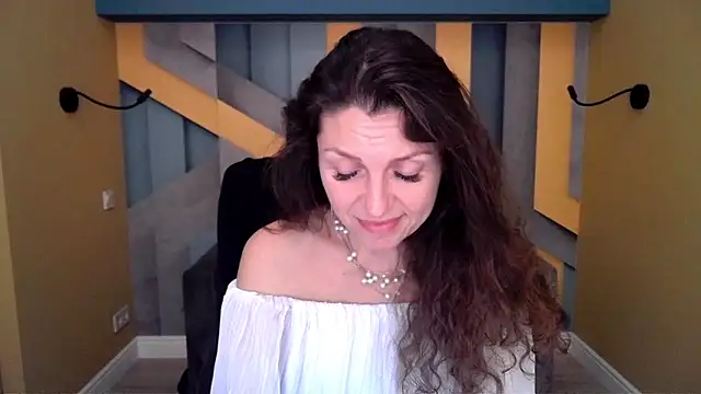 EllaLongのライブXXXチャット