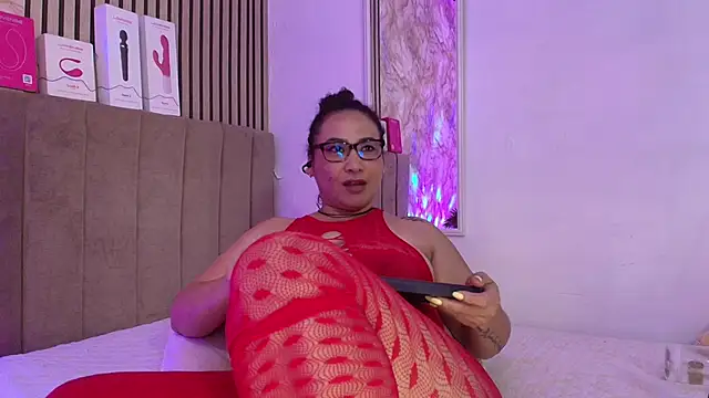 JuliRamirez Live XXX Chat