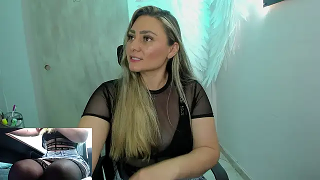 Pertunjukan Kamera Web annie_vega17_