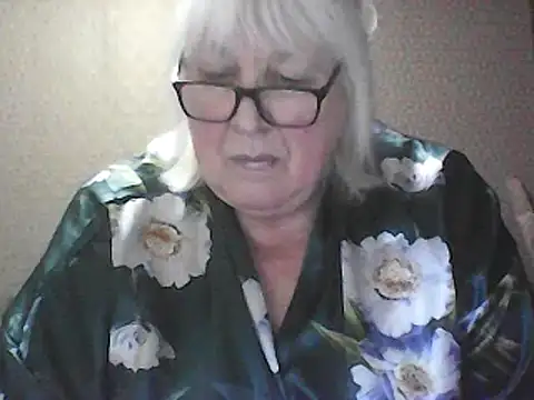 Alexia64231: онлайн-секс-чат