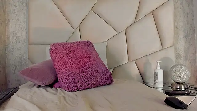 Charlotte__08 élő XXX-chatje