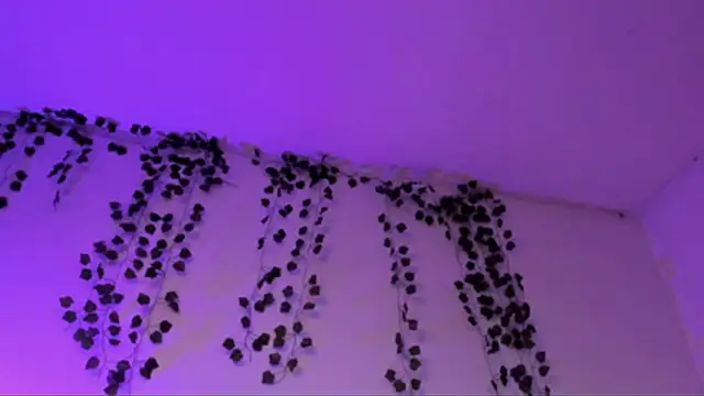 sara_doll77 élő XXX-chatje