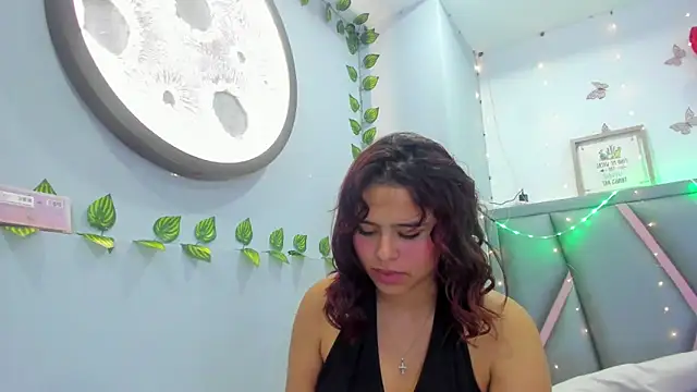 Chat +18 de Sofia_villareal ao vivo