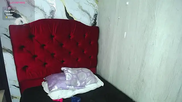 miss_charlott_18のライブXXXチャット