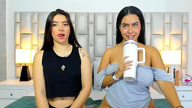 Show de paola_katy_dicks na webcam