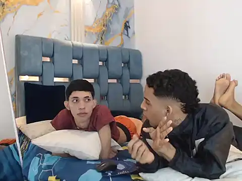 Chat XXX ao vivo de GOLD_BOYS