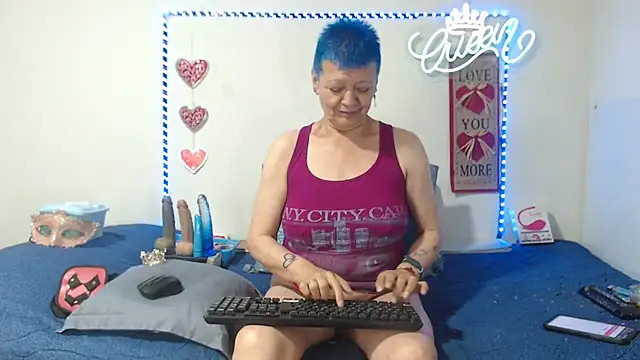 loquitaqueen011 Adlı Modelin Web Kamerası Şovu