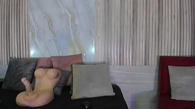 BriannaChelsea のライブXXXチャット