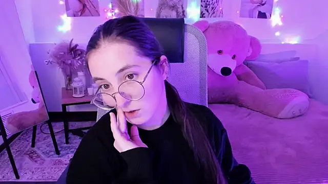 VirtuallVoyantのライブXXXチャット