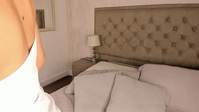 Sienna_brunette Obrolan Langsung XXX