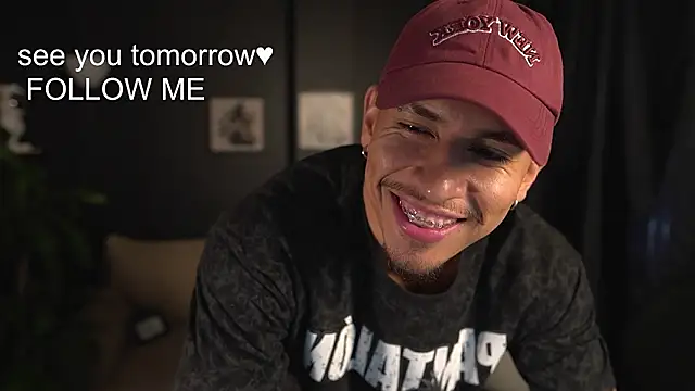 Aaronfox_x live XXX chat