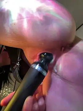 Chat +18 de bigJuicyPussy ao vivo