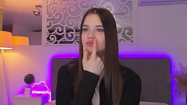 Chatroom XXX en direct de LuisaClover