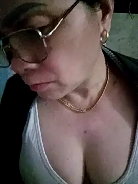 Chat XXX en directo de small-house123