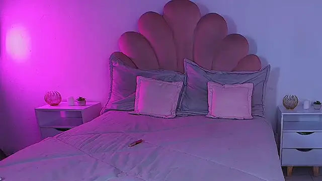 MiaColucci18 Chat XXX in diretta