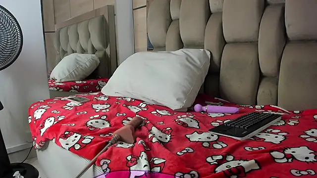 karol_lewiss' Live XXX Chat