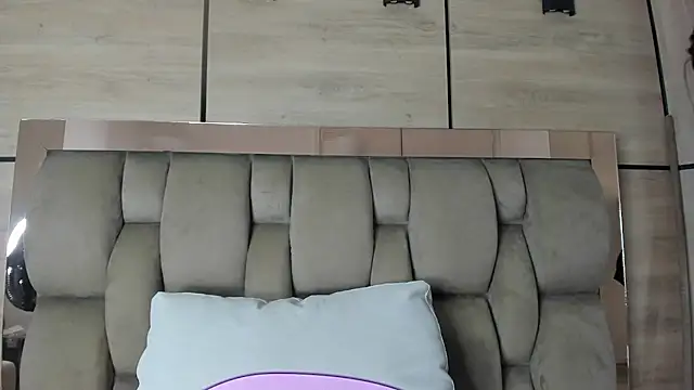 karol_lewiss Adlı Modelin Canlı XXX Sohbeti