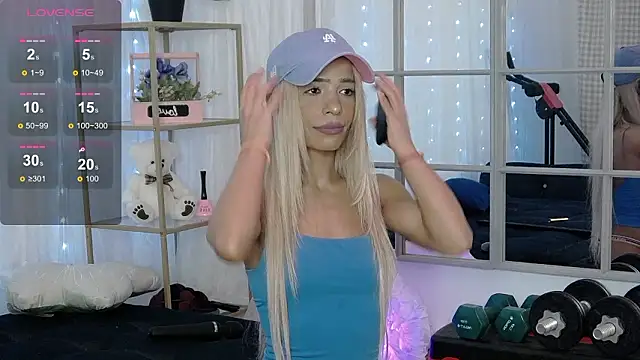 XXX chat uživo modela SarahRaynex