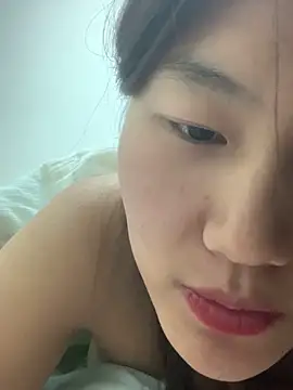 mmmooo808 网络视讯表演