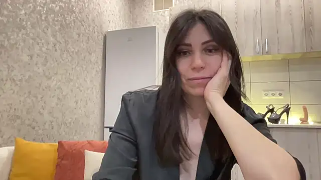 HotyWinter 现场XXX聊天