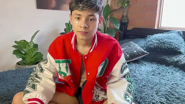 แชท XXX สดของ Andy_Belier23